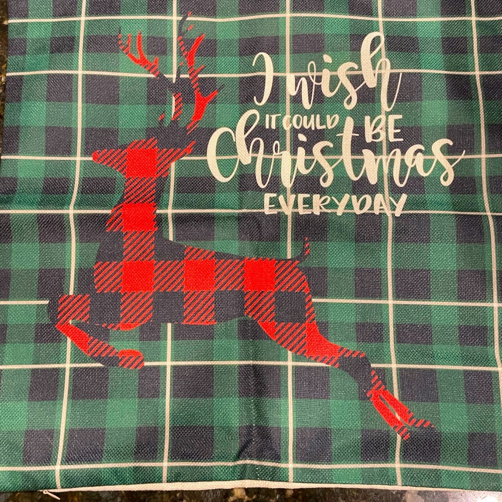 New Christmas Reindeer Pillow Cover. Fits 18”x 18”Pillow. Zipper Closure